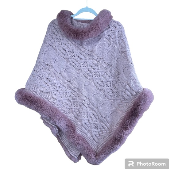 Steve Madden Other - Steve Madden sweater